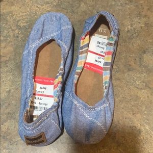 Girls Toms